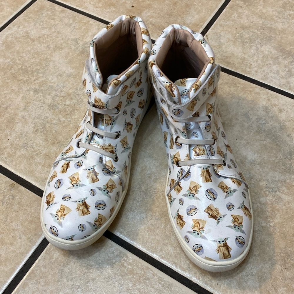 Baby Yoda Monkey Feet sneakers women’s 10.5-11